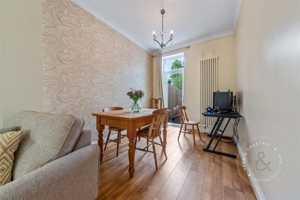 Property photo 3 of 28 Aldsworth-Road-16.Jpg
