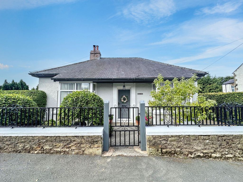 Property photo 2 of 33