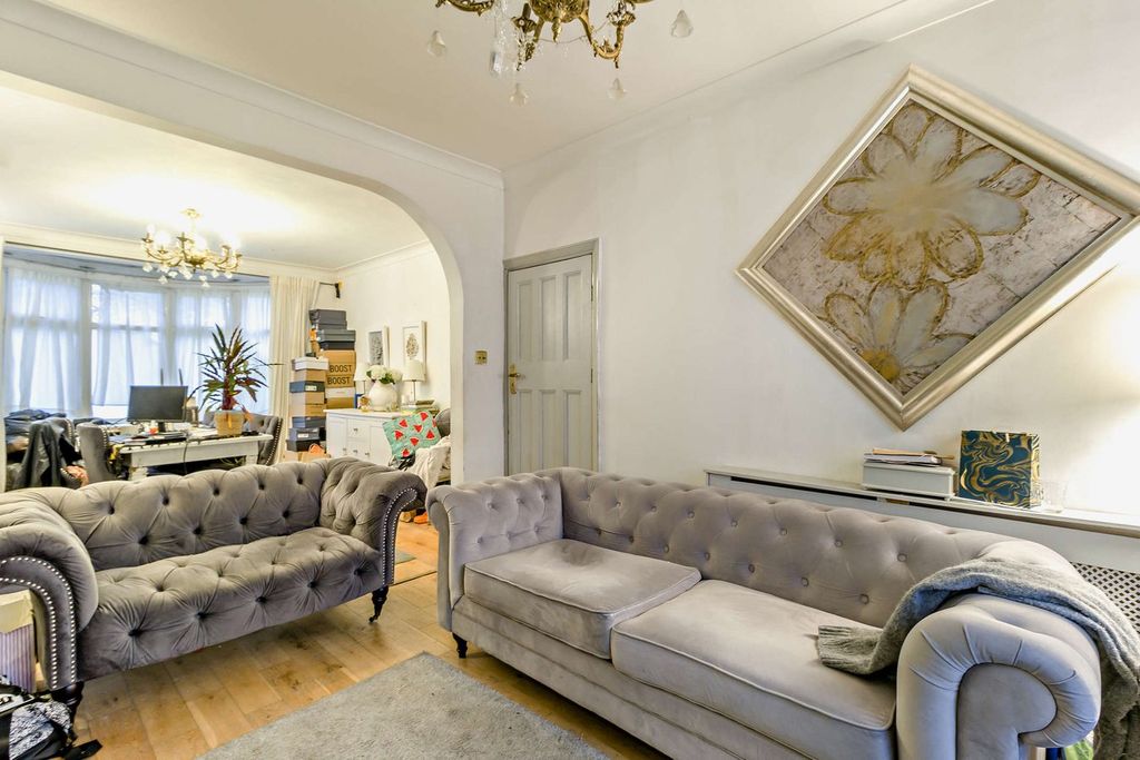 Property photo 2 of 21