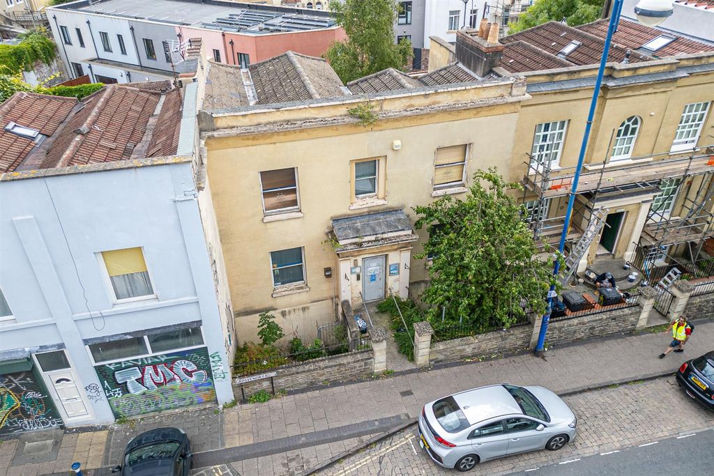 Property photo 1 of 38 Albert Villa, 146 Grosvenor Road, St Pauls, Bristo