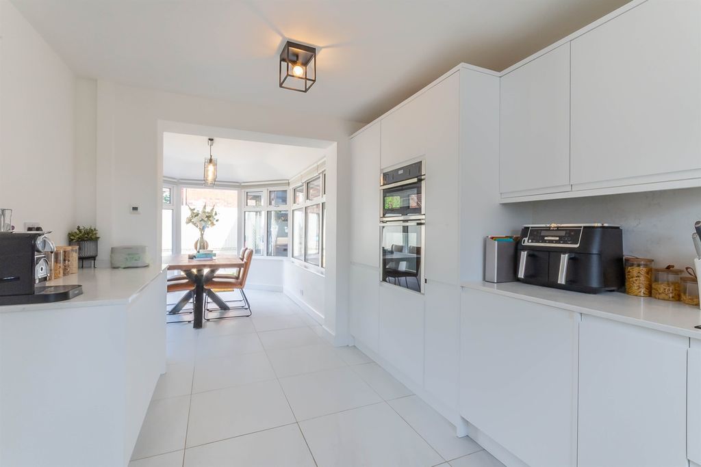 Property photo 1 of 19 Kitchen