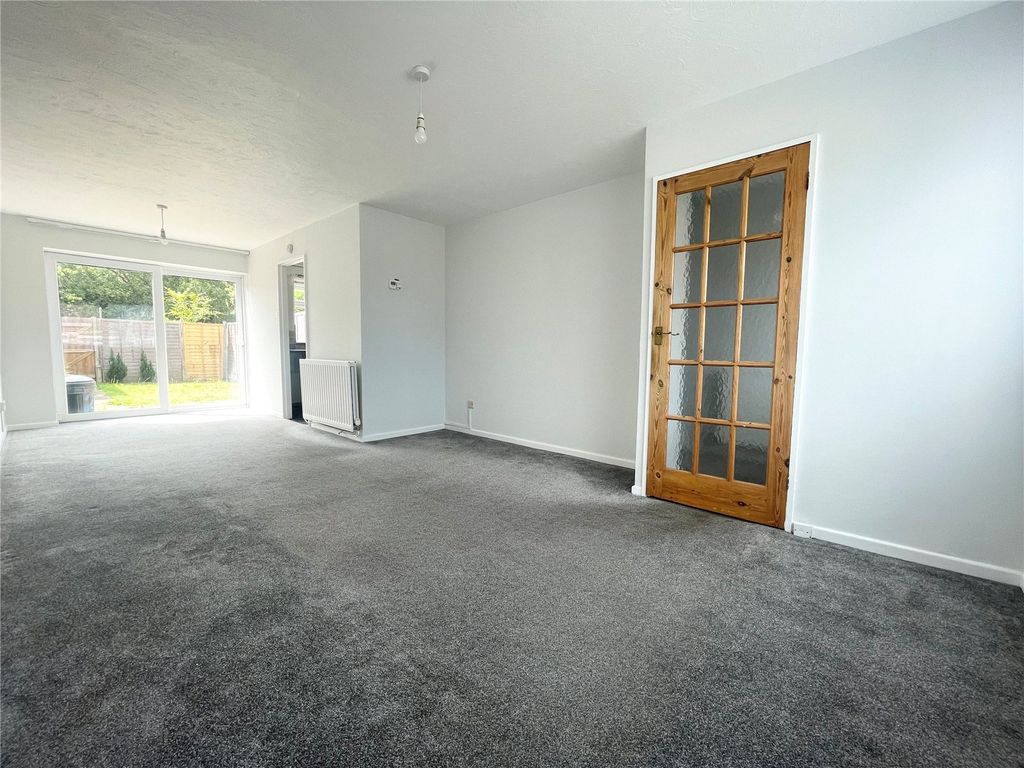 Property photo 2 of 8 Picture No. 16