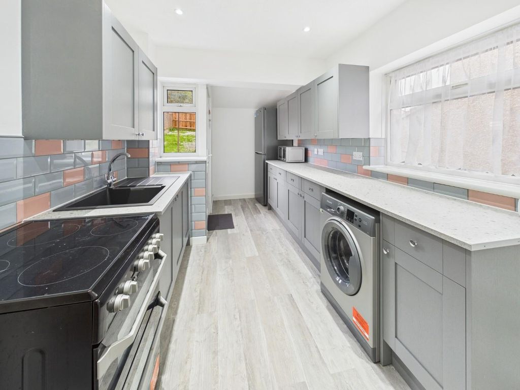 Property photo 3 of 21 Cam01576G0-Pr0327-Still002.Jpg