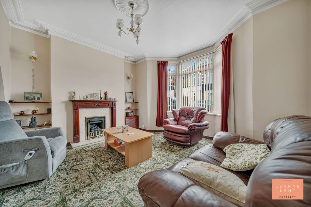 Property photo 2 of 32
