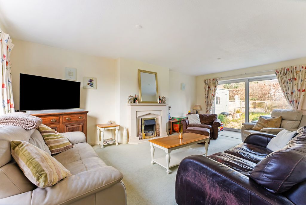 Property photo 2 of 18