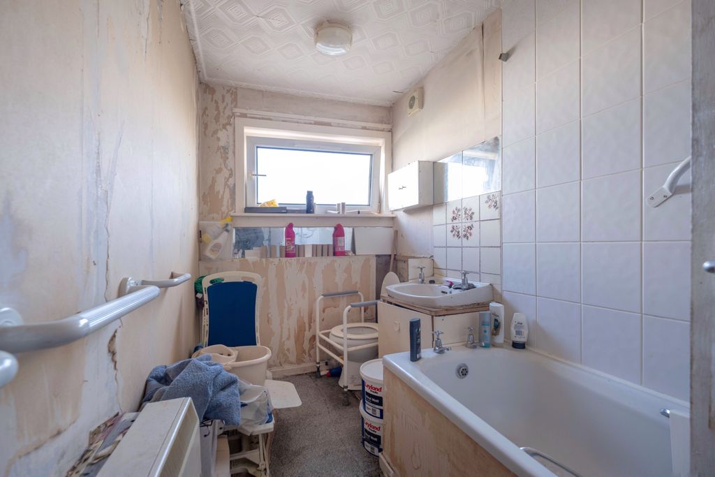 Additional image 9 of 2 bed flat for saleMaybole Road, Port Glasgow PA14