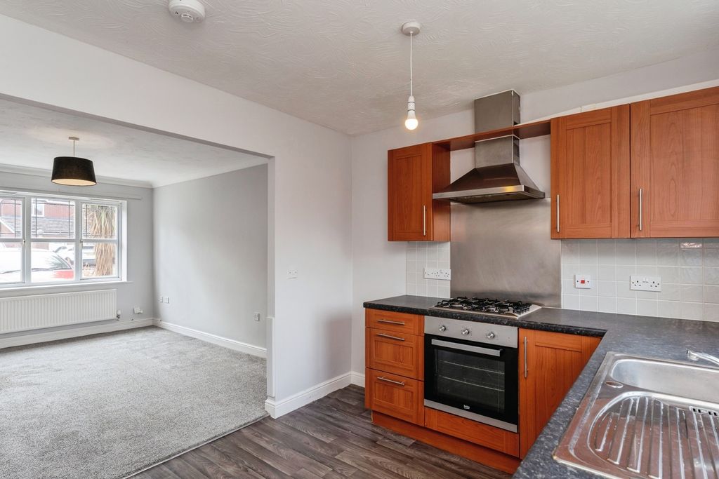 Property photo 3 of 19 Pbox-Img.Jpg