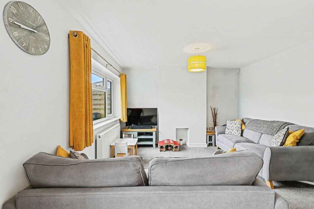 Property photo 3 of 21 Pbox-Img.Jpg
