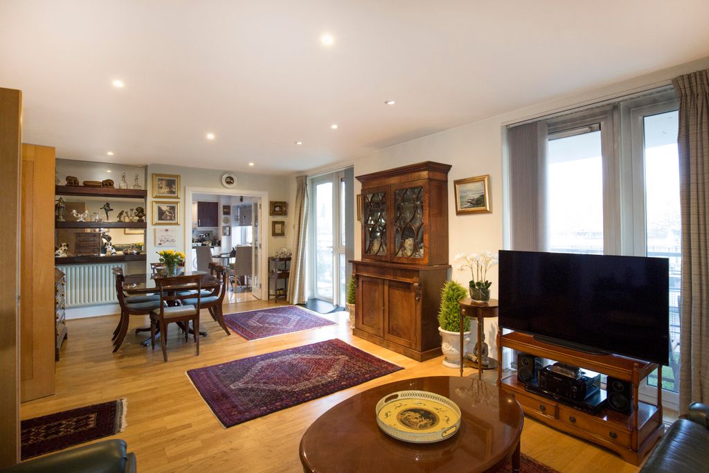 Property photo 2 of 22 7