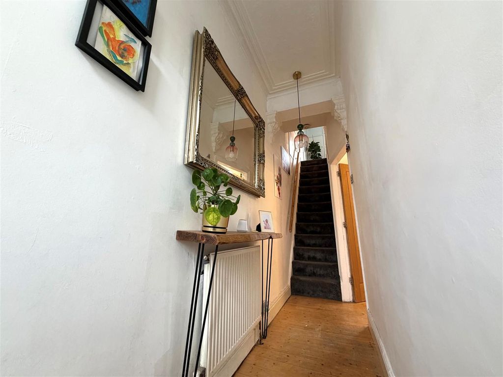 Property photo 2 of 15 Hallway