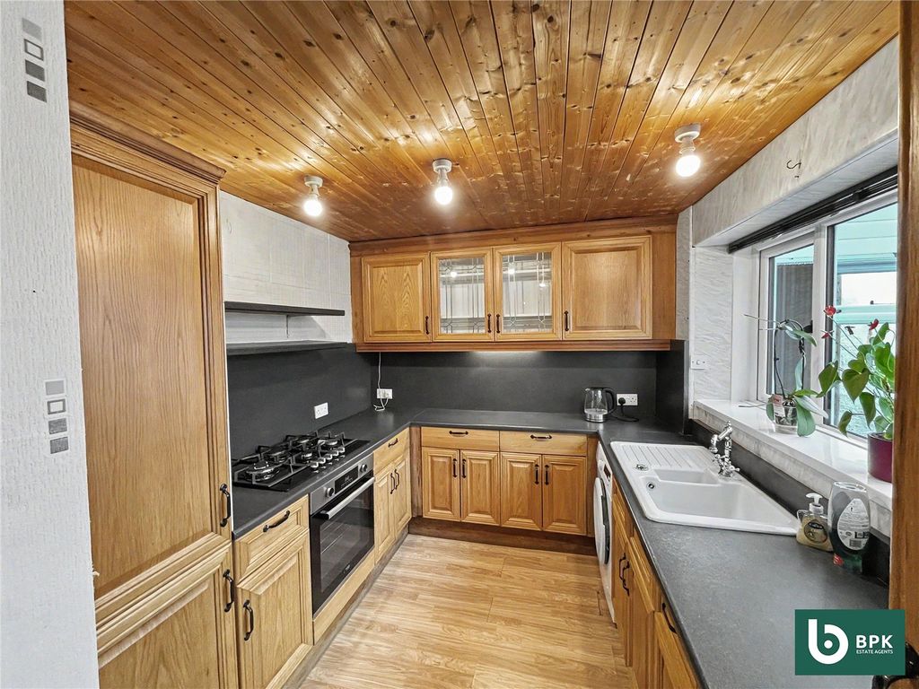 Property photo 3 of 18 Picture No. 31