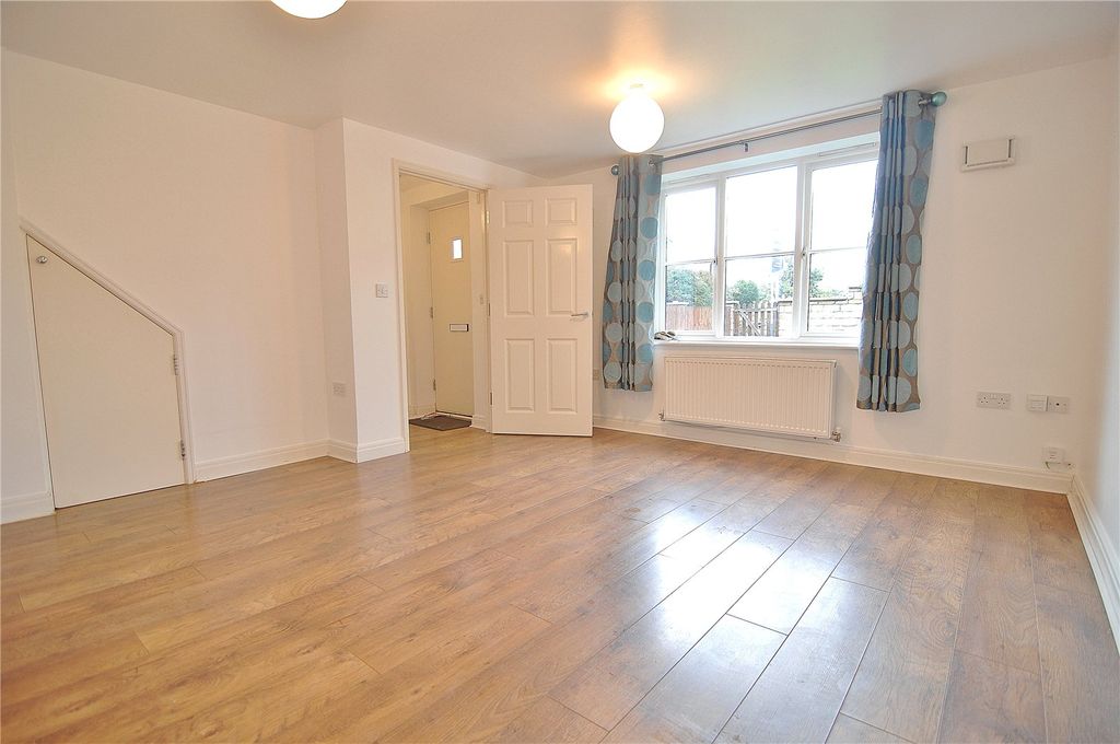 Property photo 3 of 11 Picture No. 14