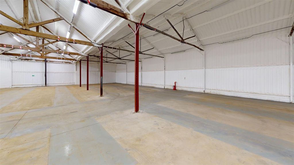 Property photo 2 of 5 Street-Farm-Barns-Photo-9.Jpg