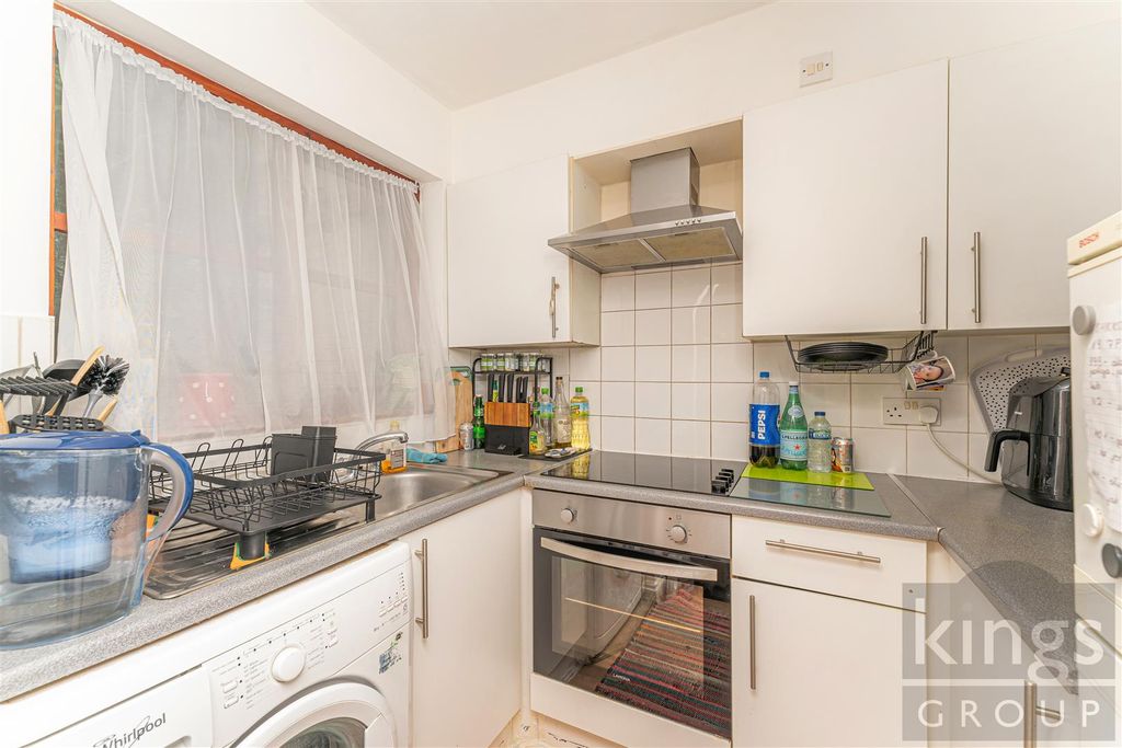Property photo 2 of 8