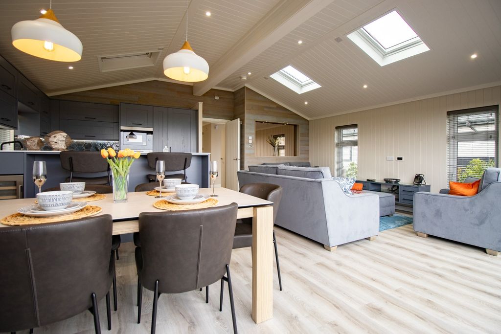 Property photo 3 of 33 3750133