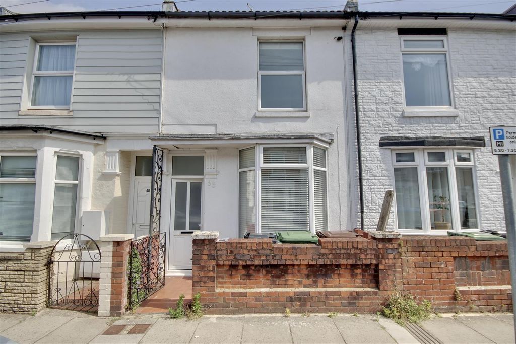 Property photo 1 of 14 Essex Road Front.Jpg