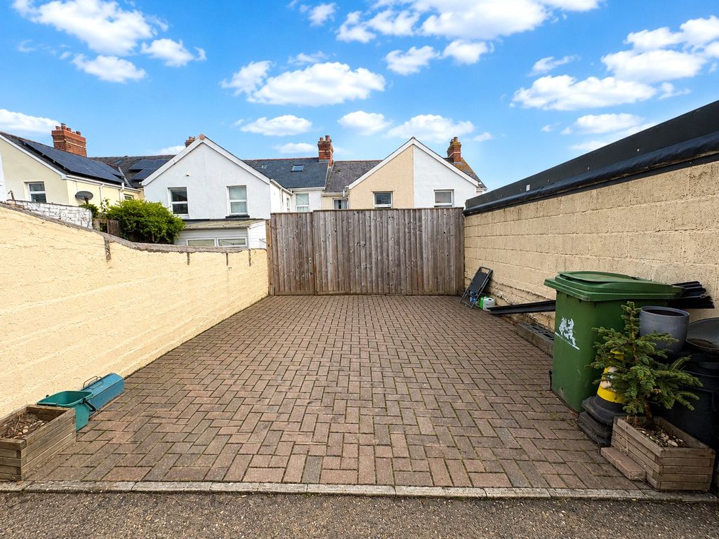 Property photo 2 of 12 Picture No. 13