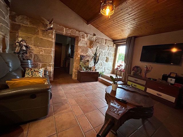 Property photo 3 of 18 Img_4142