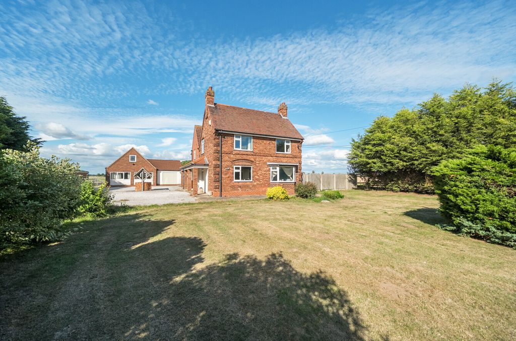 Property photo 1 of 34