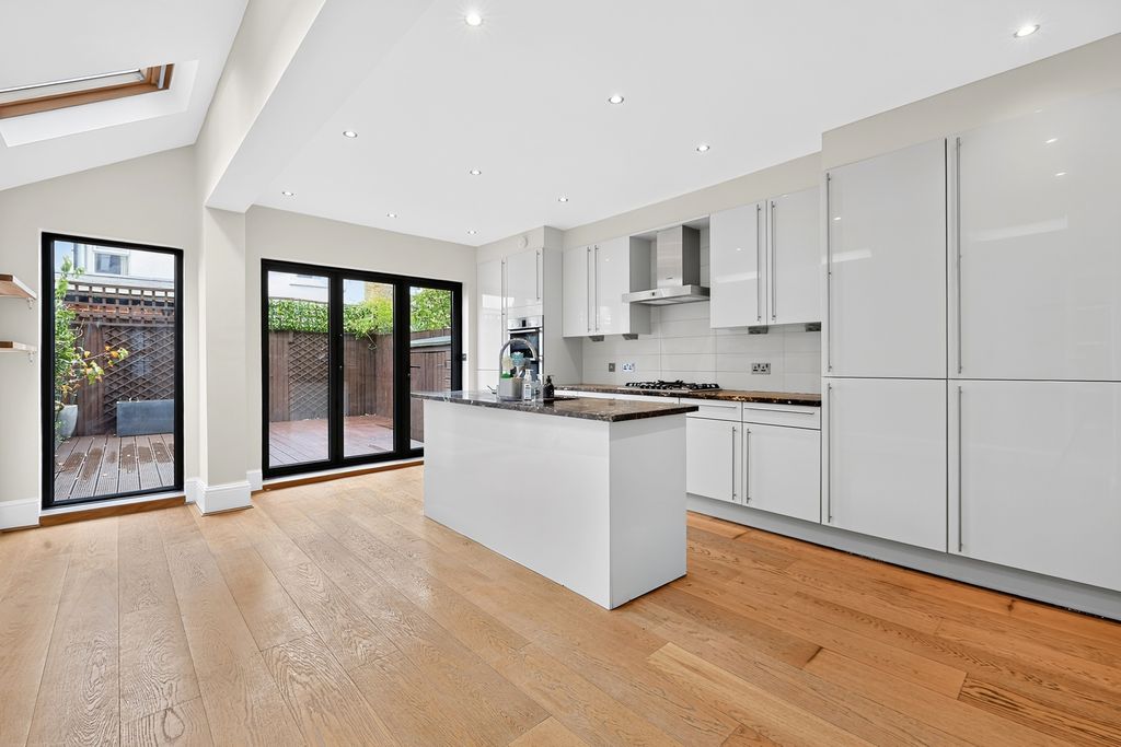 Property photo 1 of 23 Pbox-Img.Jpg