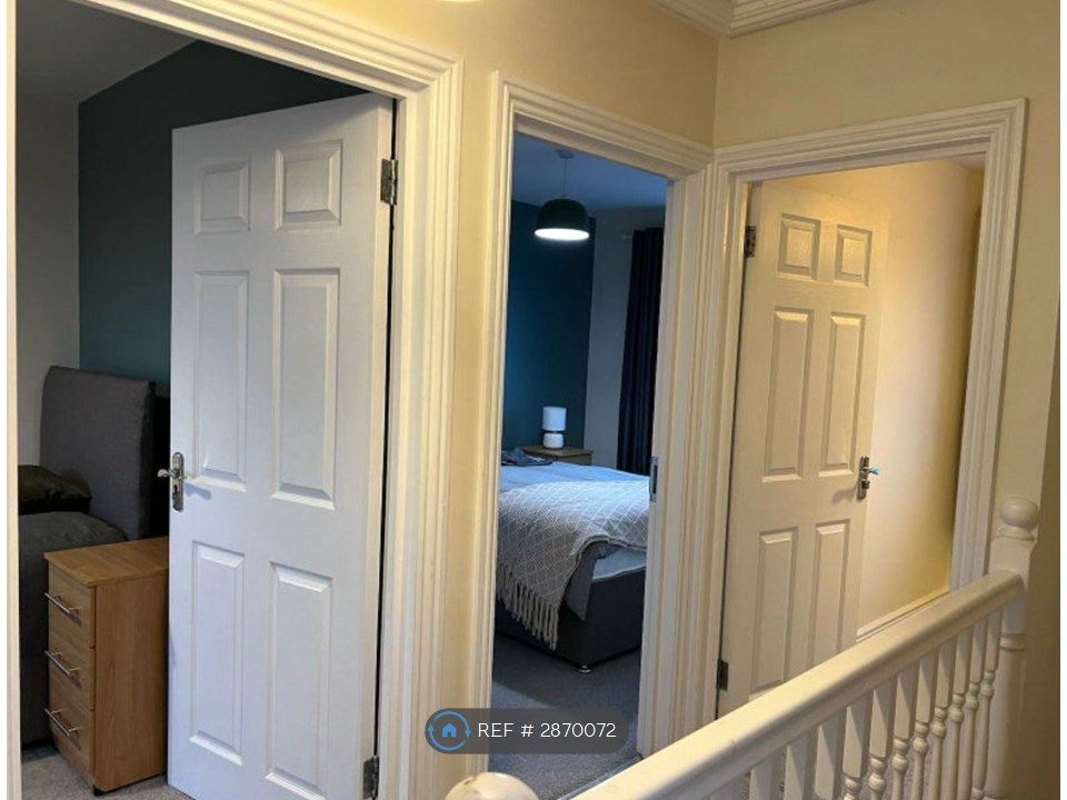 Property photo 3 of 35