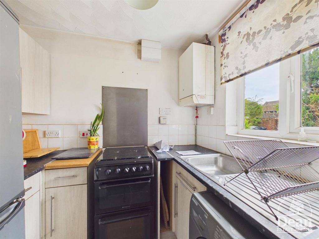 Property photo 2 of 13