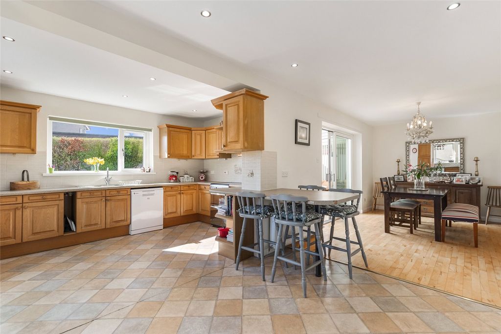 Property photo 2 of 40 Picture No. 20