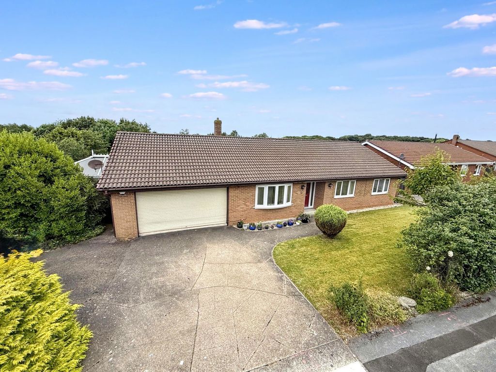 Property photo 1 of 32