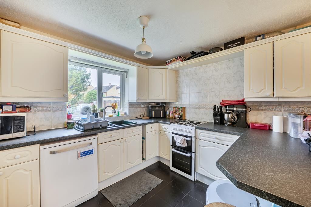 Property photo 3 of 20 Kitchen