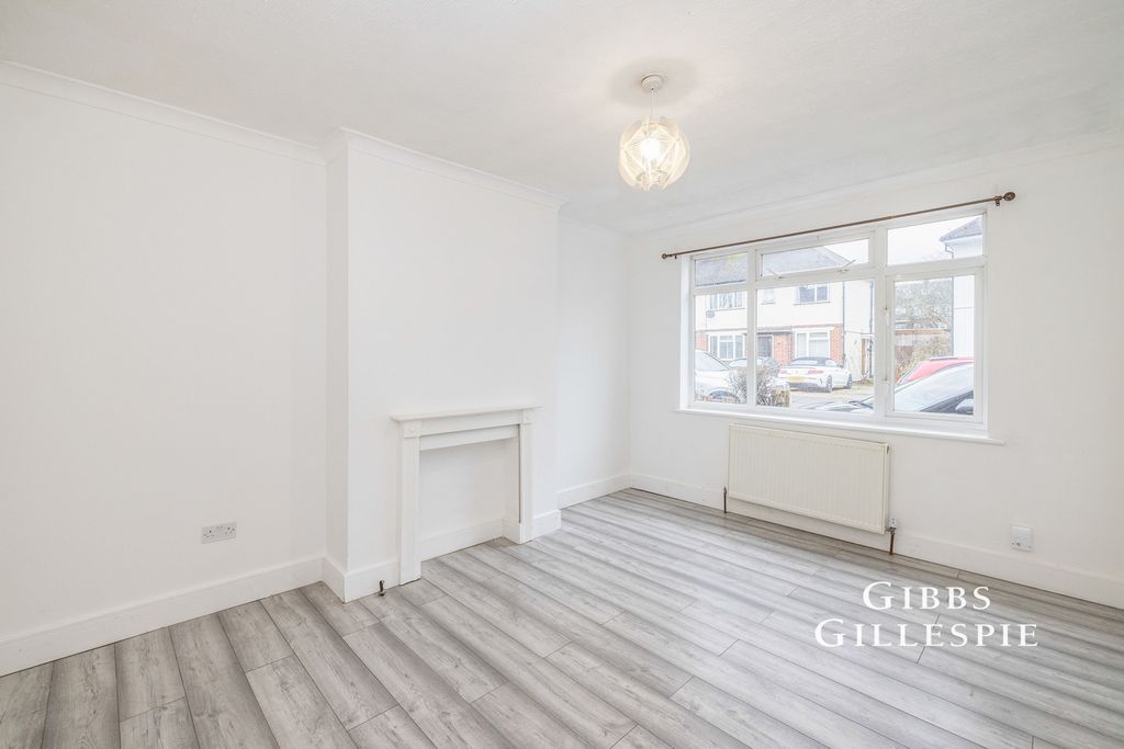 Property photo 3 of 9 Pbox-Img.Jpg