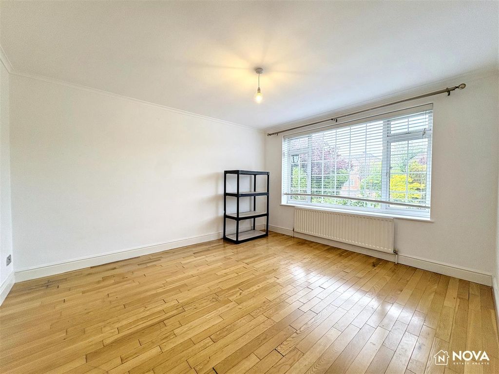 Additional image 5 of 4 bed detached house for saleOld Bedford Road, Luton LU2