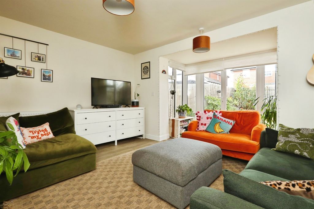 Property photo 2 of 17