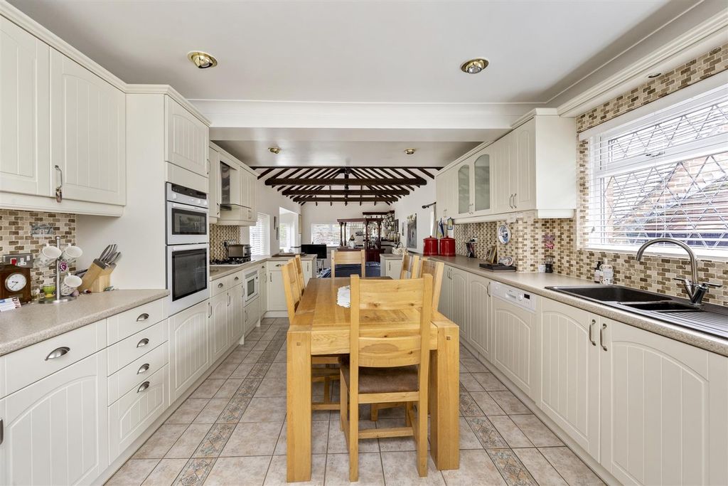 Property photo 2 of 27 Kitchen