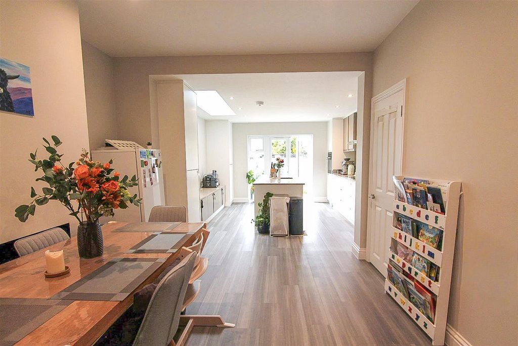 Property photo 1 of 22 Nhgo3mMI7Ey7Ezpoh0Uojq (1).Jpg