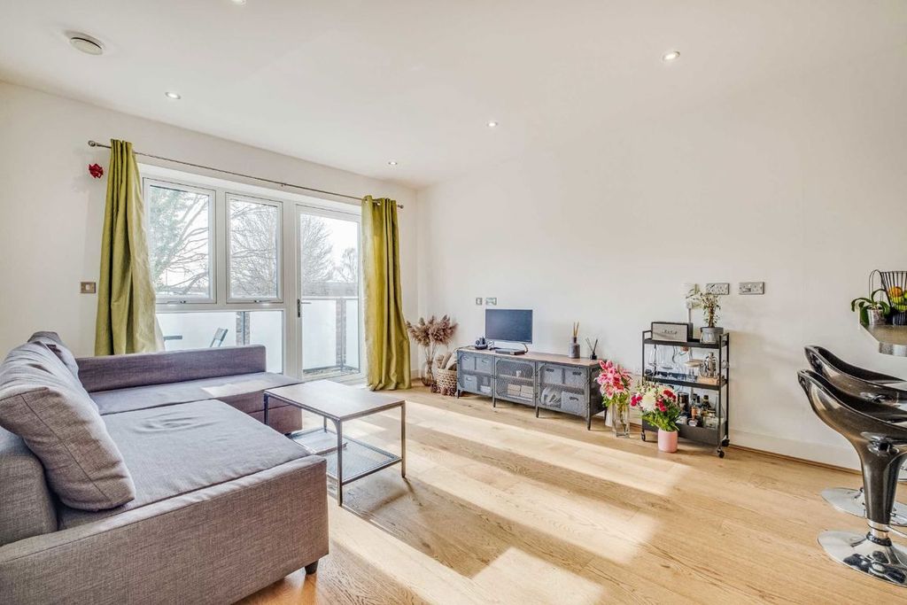 Property photo 2 of 7