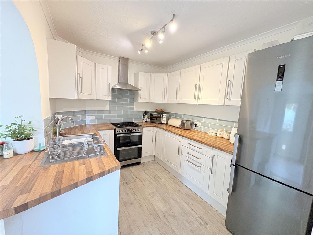 Property photo 2 of 17 Use K.Jpg