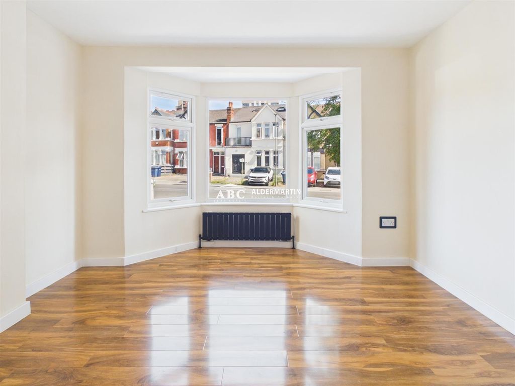 Property photo 2 of 13 Cam03827G0-Pr0174-Still003.Jpg