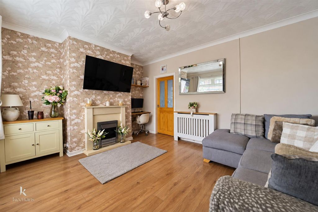Property photo 2 of 18 0-11.Jpg