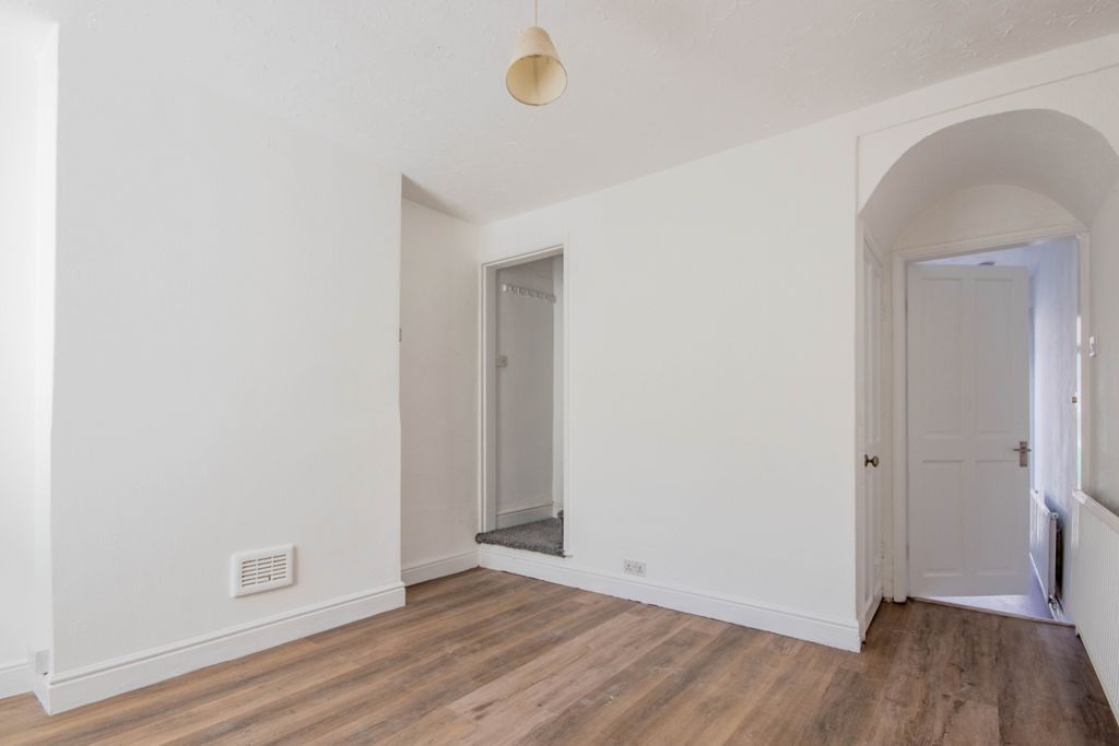 Property photo 1 of 15 Lrg_E-9