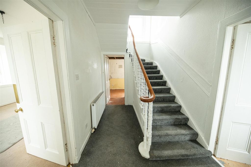 Property photo 3 of 50