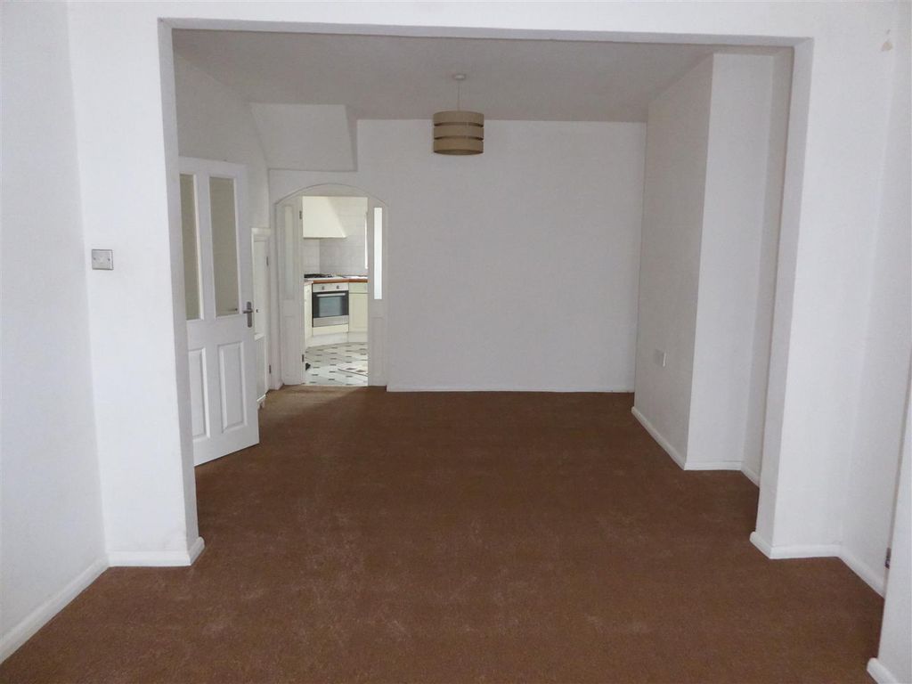 Property photo 2 of 10 015.Jpg