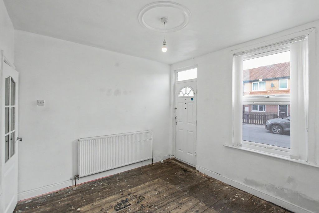 Property photo 2 of 20 370 Shirland Lane, Darnall, Sheffield, South Yorkshire, S9 3Fl