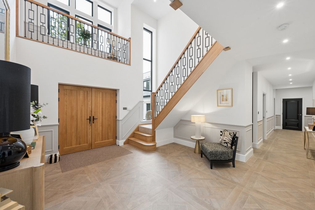 Property photo 2 of 46
