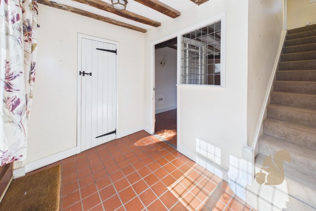 Property photo 3 of 29 Entrance Hall