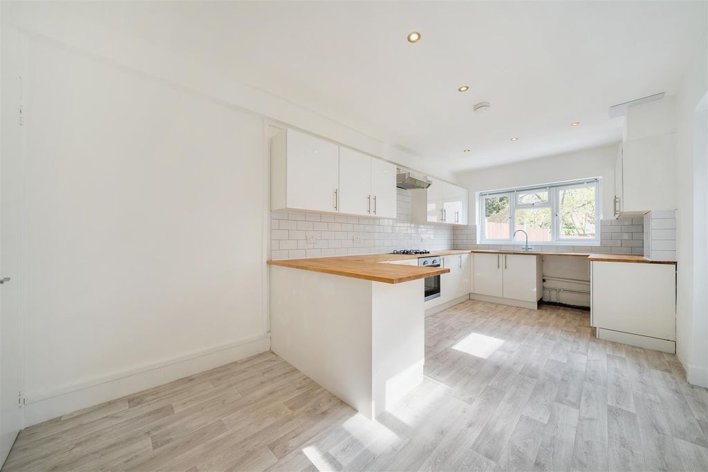 Property photo 2 of 16 1448505-6-69E7805B52B6E.Jpg