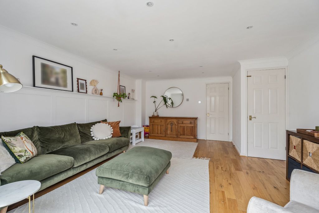 Property photo 3 of 14