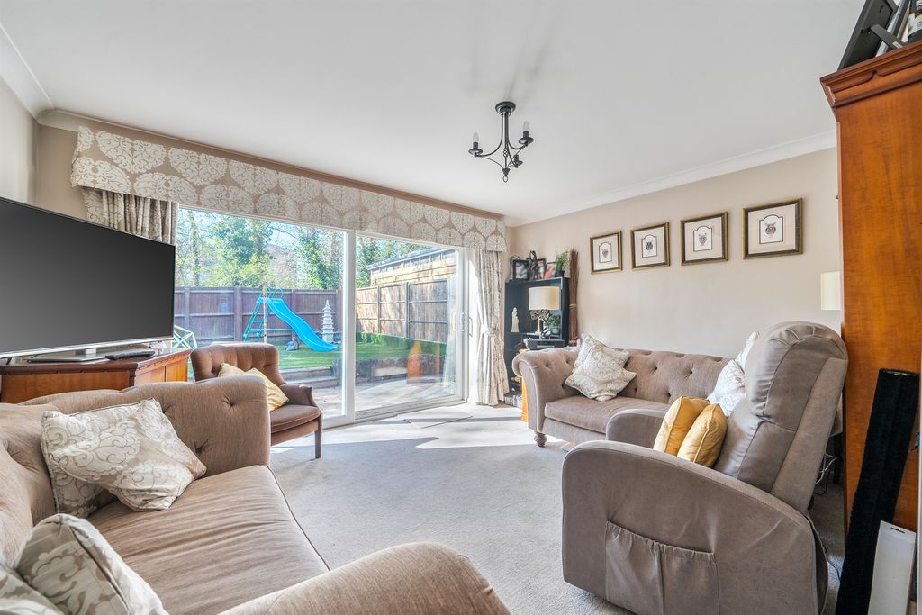 Property photo 3 of 12