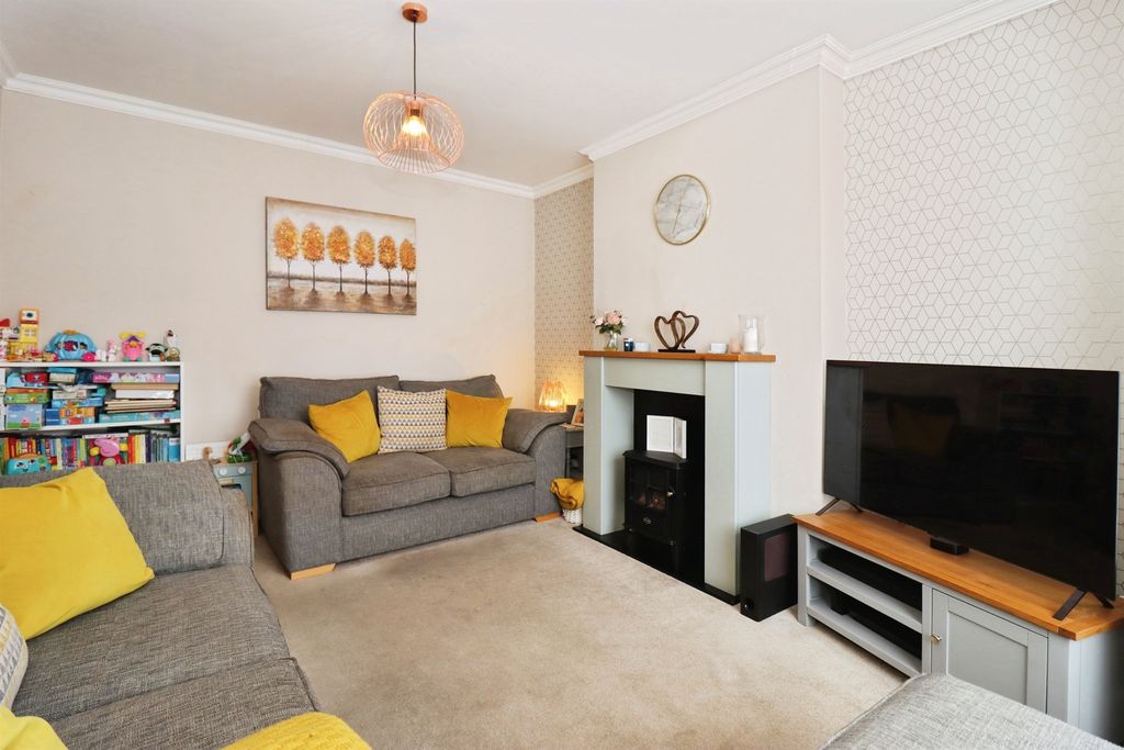 Property photo 3 of 17