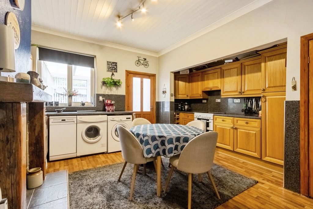 Property photo 3 of 14 Pbox-Img.Jpg