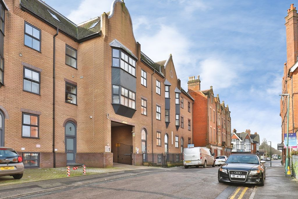 Property photo 1 of 11 Front